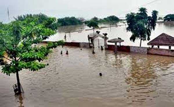 रायगढ़ में 10 हजार से अधिक बाढ प्रभावित भेजे गए राहत शिविरों में